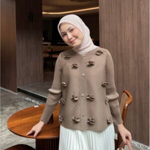 GONEGANI OFFICIAL – Atasan Motif Bunga Blossom Pleats Blouse