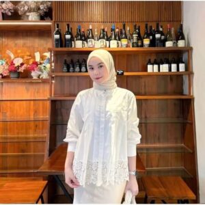 Jema Basic Blouse – Kemeja Basic Renda – Atasan Blouse wanita Basic