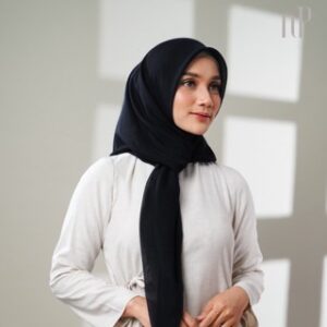 napocut Hijab – Plain Paris Black & White Series – Hijab Segiempat Paris Jepang Premium 115 x 115 cm